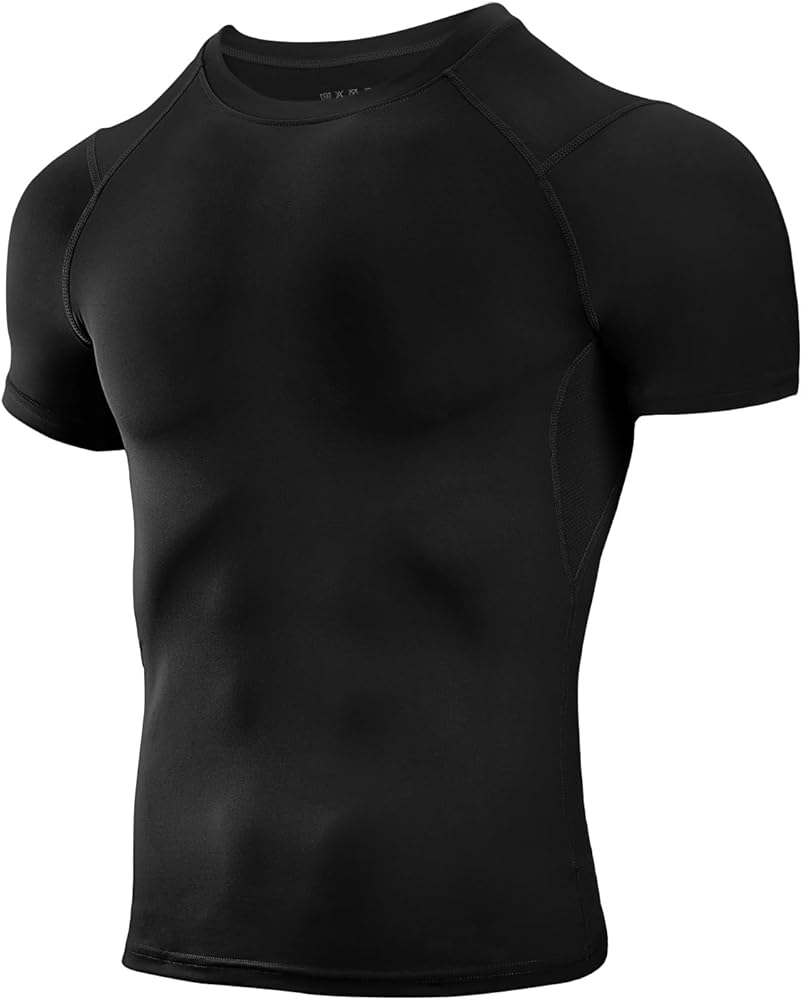 Chandail très serré non-transparent et tout noir avec manches courtes. Fait en polyester.